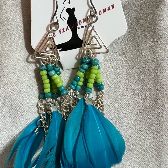 CUTE BEADED AND FEATHER DANGLE EARRINGS - Picture 5 of 11